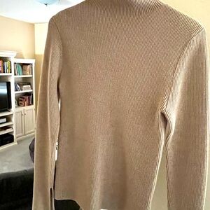Super cute like new mock neck sweater